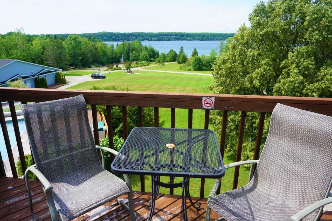 Waterview On The Bay Hotel Уайъртън Екстериор снимка