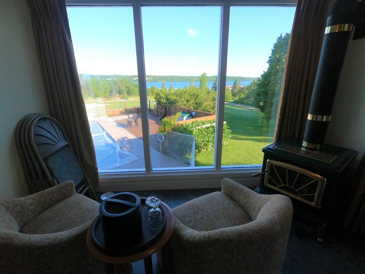 Waterview On The Bay Hotel Уайъртън Екстериор снимка