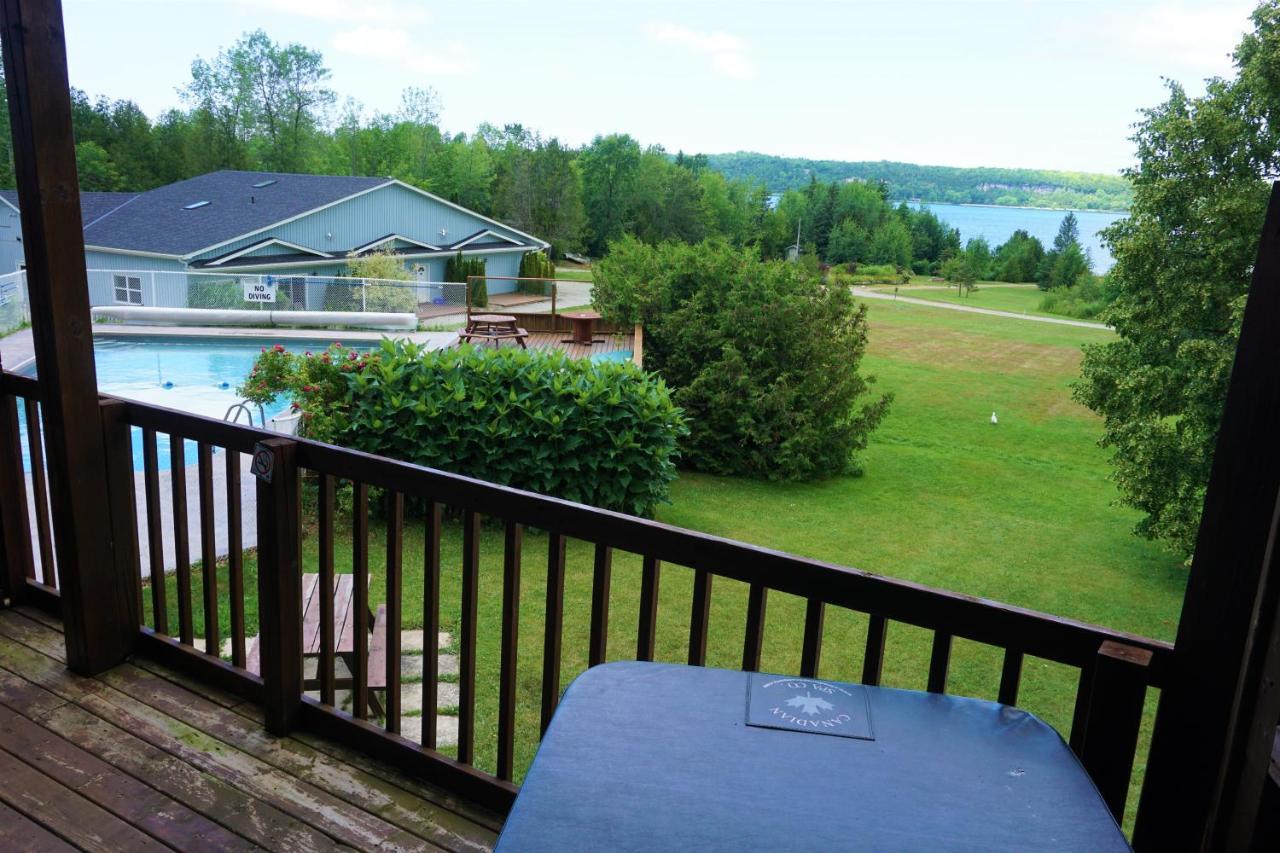 Waterview On The Bay Hotel Уайъртън Екстериор снимка