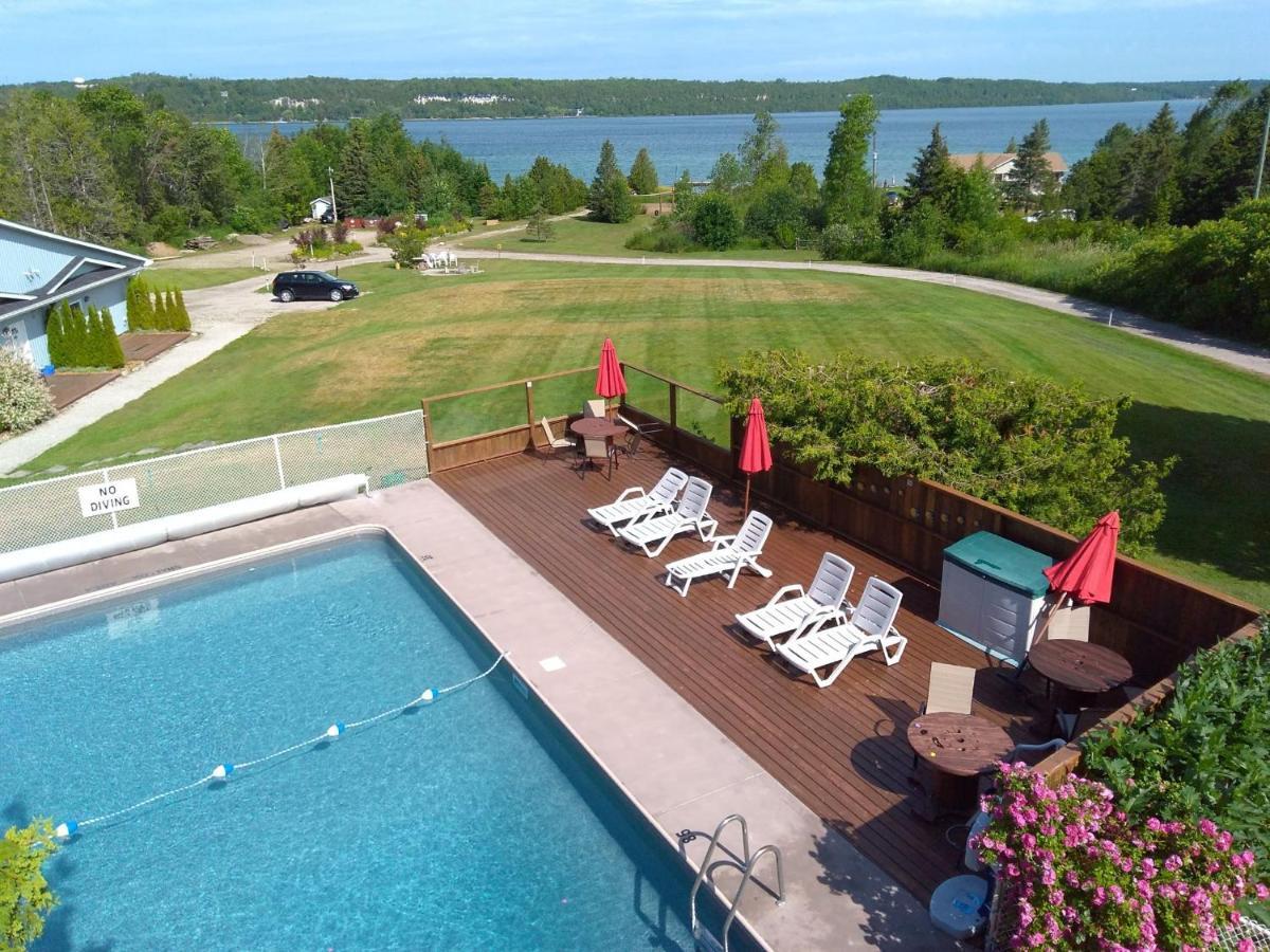 Waterview On The Bay Hotel Уайъртън Екстериор снимка