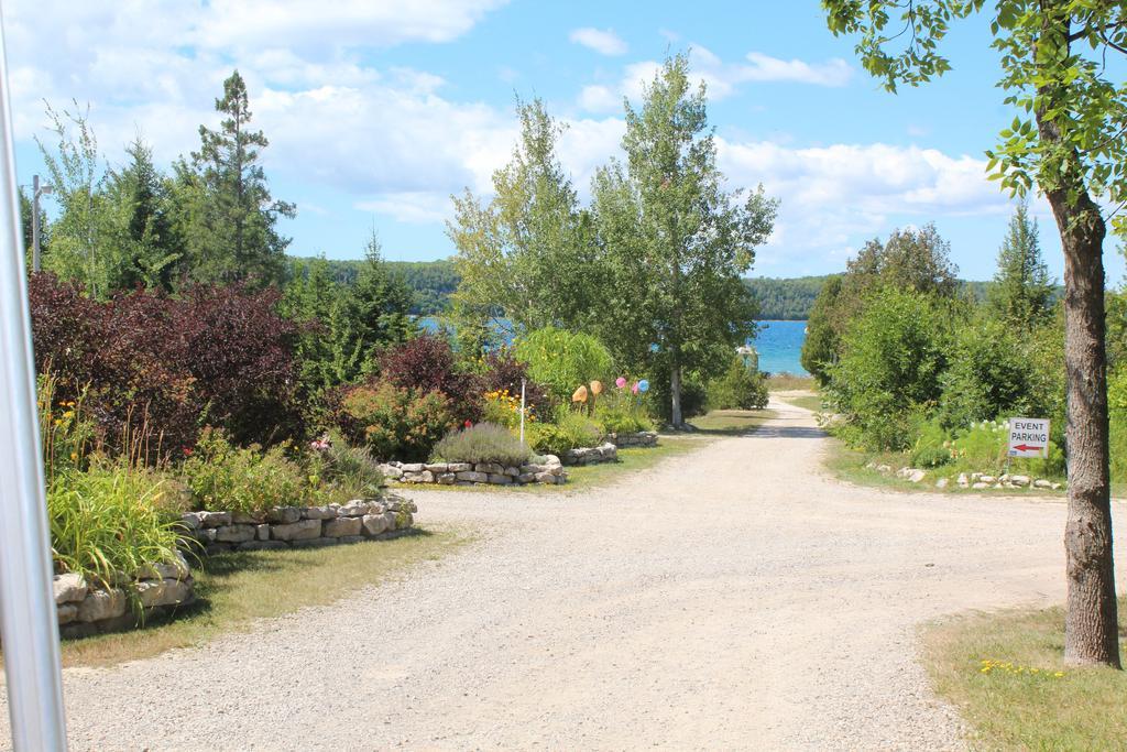 Waterview On The Bay Hotel Уайъртън Екстериор снимка